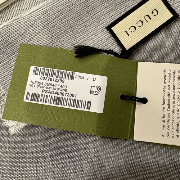 GUCCI SCARF! Grey 45x180 Silk and Gorg! - Picture 4 of 6